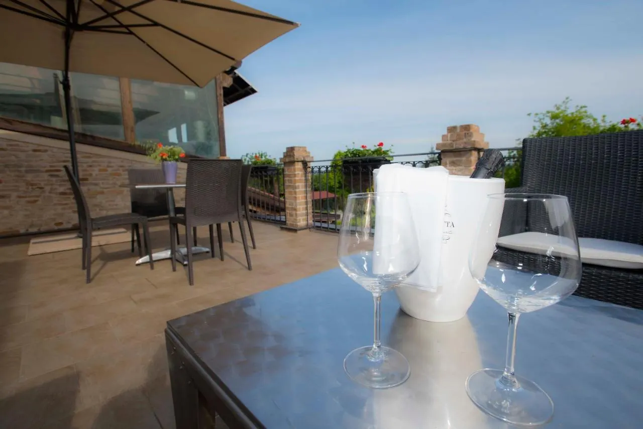 Residenza Collina Riccione Cielo Lägenhet 0*,